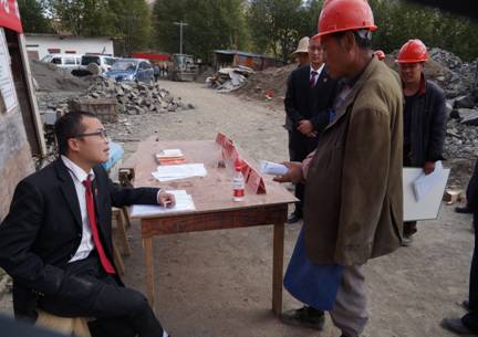 送法上门服务工地  专业释疑温暖人心