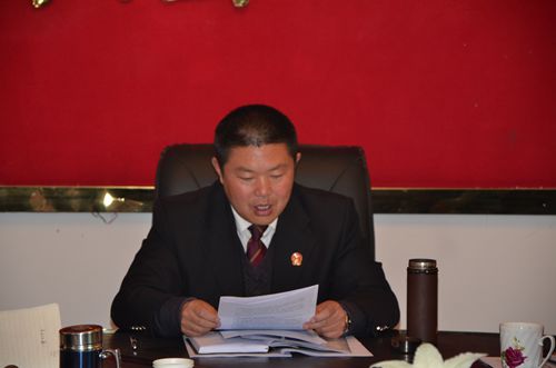 “党的群众路线教育实践活动”动员会上，冯海院长作动员讲话
